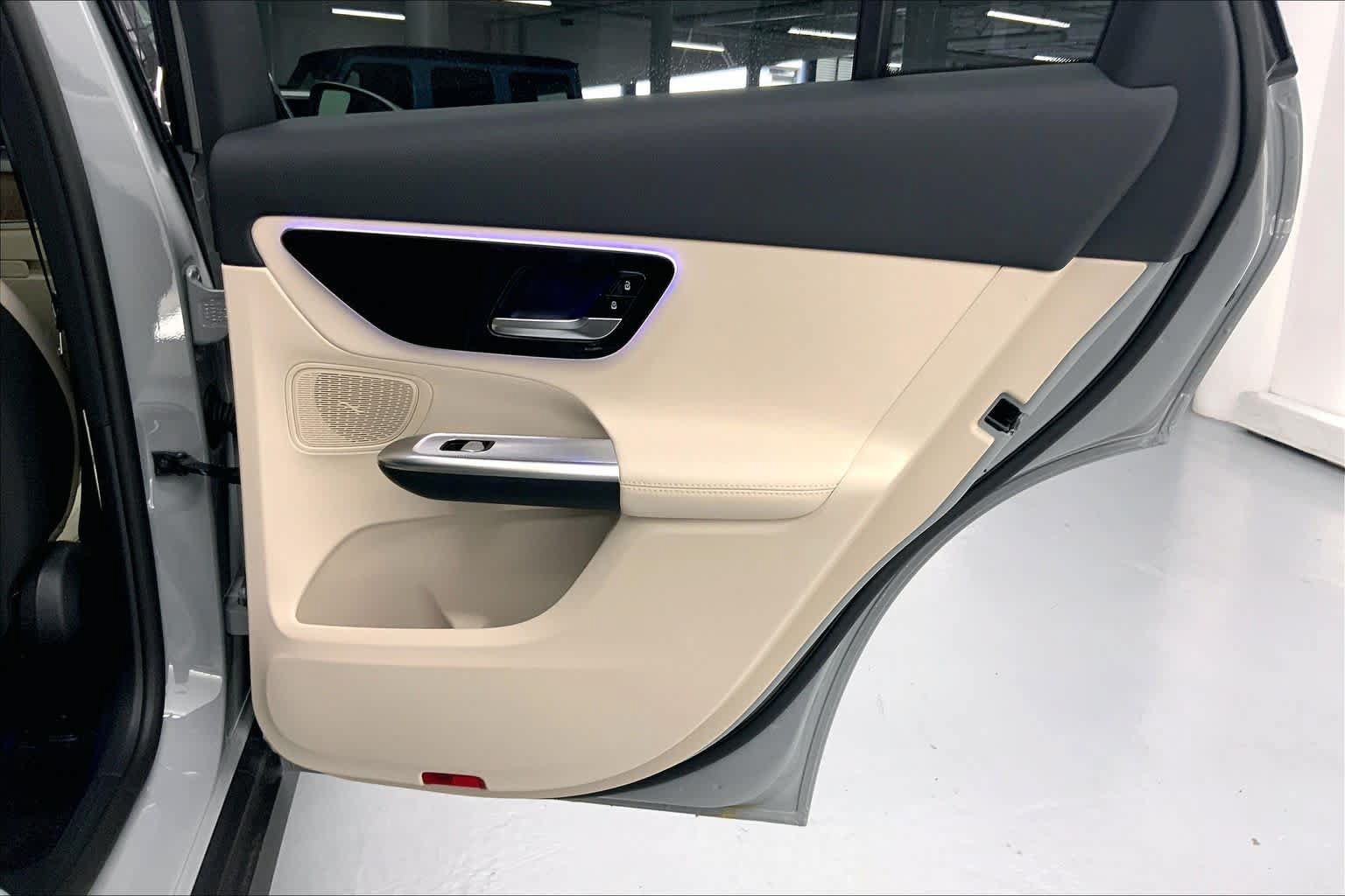 New 2027 Mercedes-Benz GLC 300 image 12