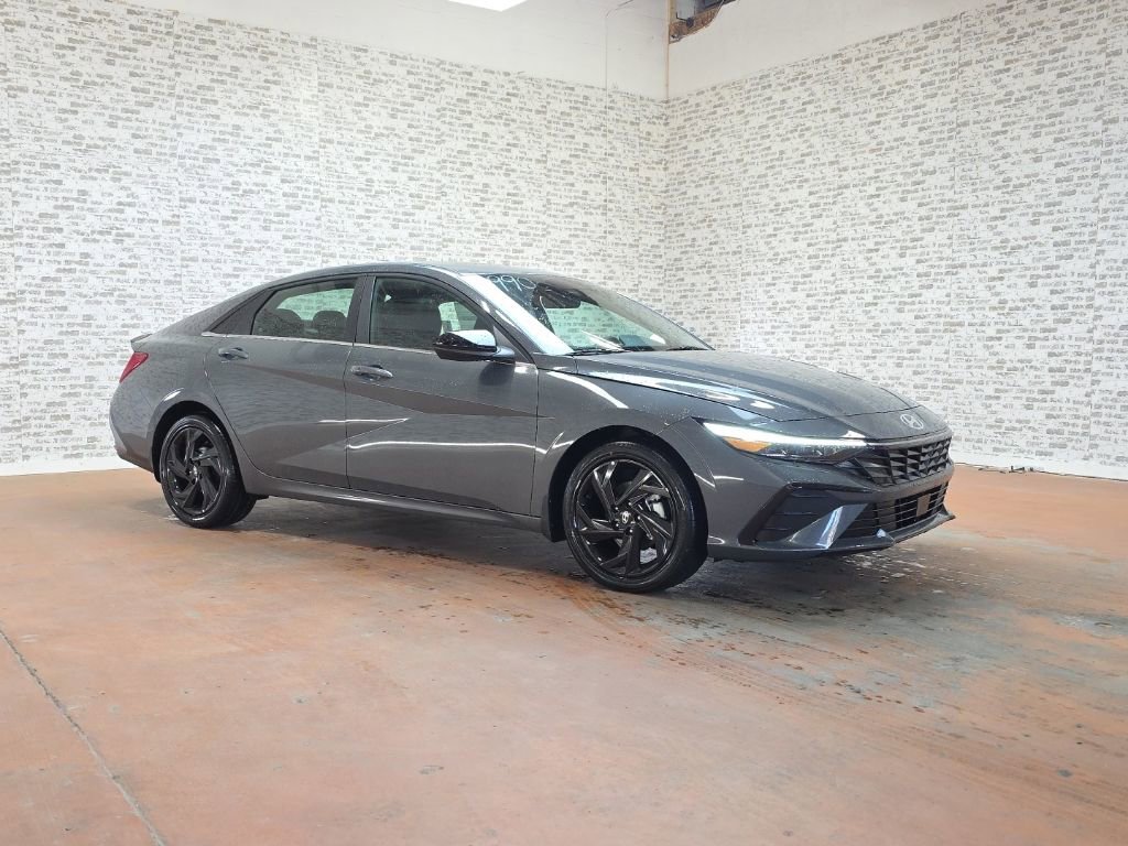 New 2026 Hyundai Elantra SEL Sport FWD image 1