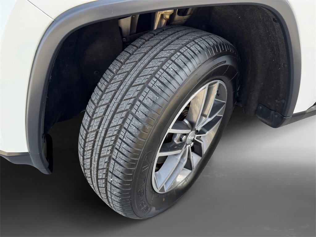 Used 2018 Jeep Grand Cherokee Limited image 10