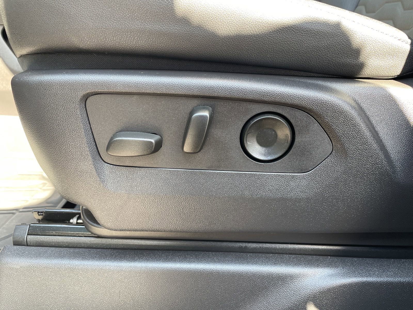 Used 2024 Chevrolet Silverado 1500 ZR2 w/ Dark Appearance Package image 12