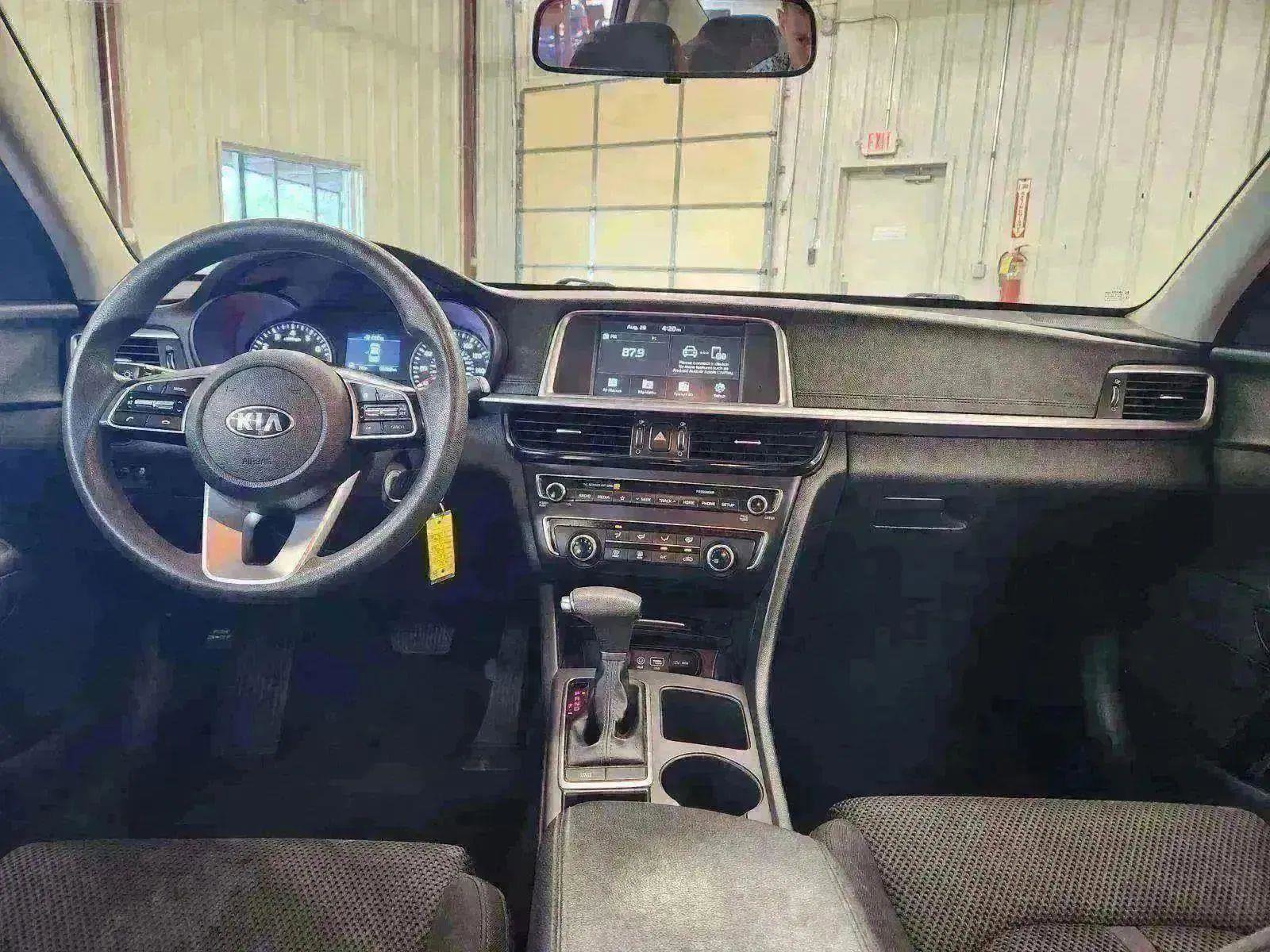 Used 2020 Kia Optima LX image 2