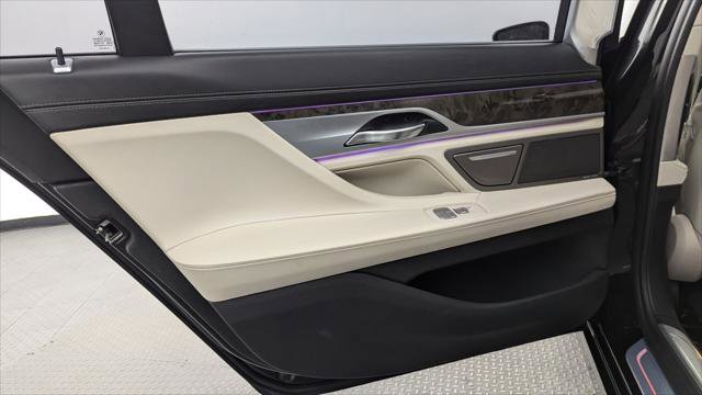 Used 2018 BMW 740i xDrive image 16