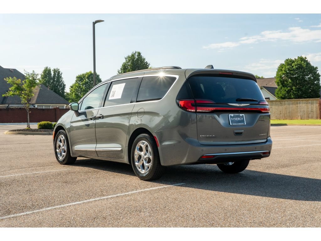 Used 2022 Chrysler Pacifica Limited FWD image 7