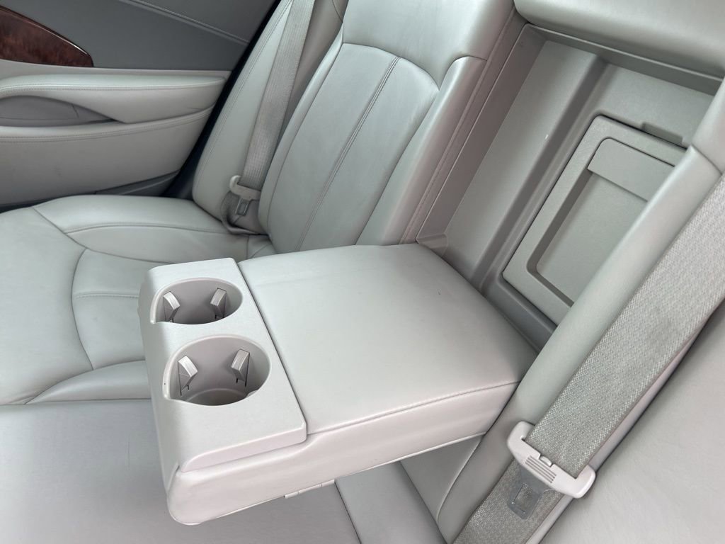 Used 2011 Buick LaCrosse CXL image 28