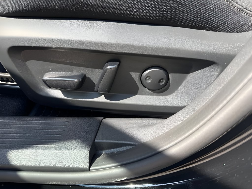Used 2023 Nissan Rogue SV FWD image 10