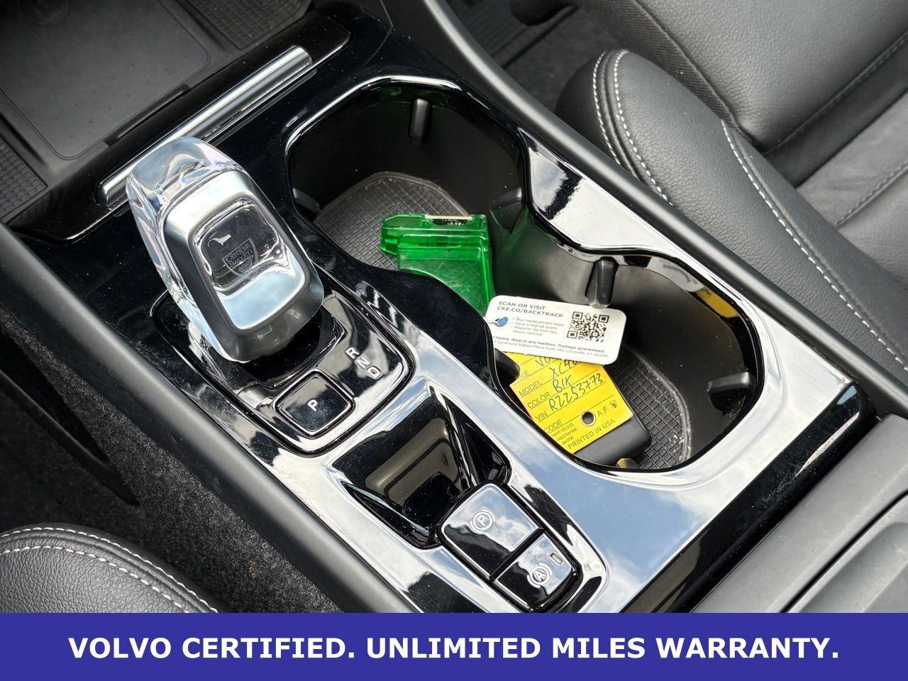 Certified 2024 Volvo XC40 B5 Plus image 21