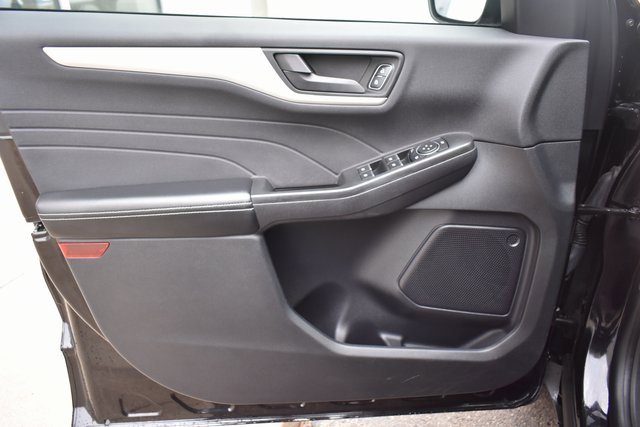 Used 2022 Ford Escape SE w/ Cold Weather Package image 14