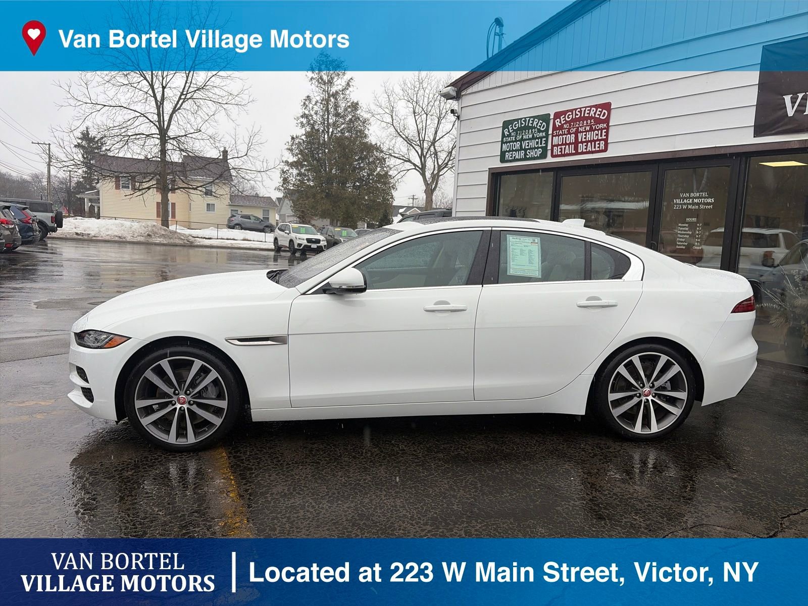 Used 2020 Jaguar XE S image 2