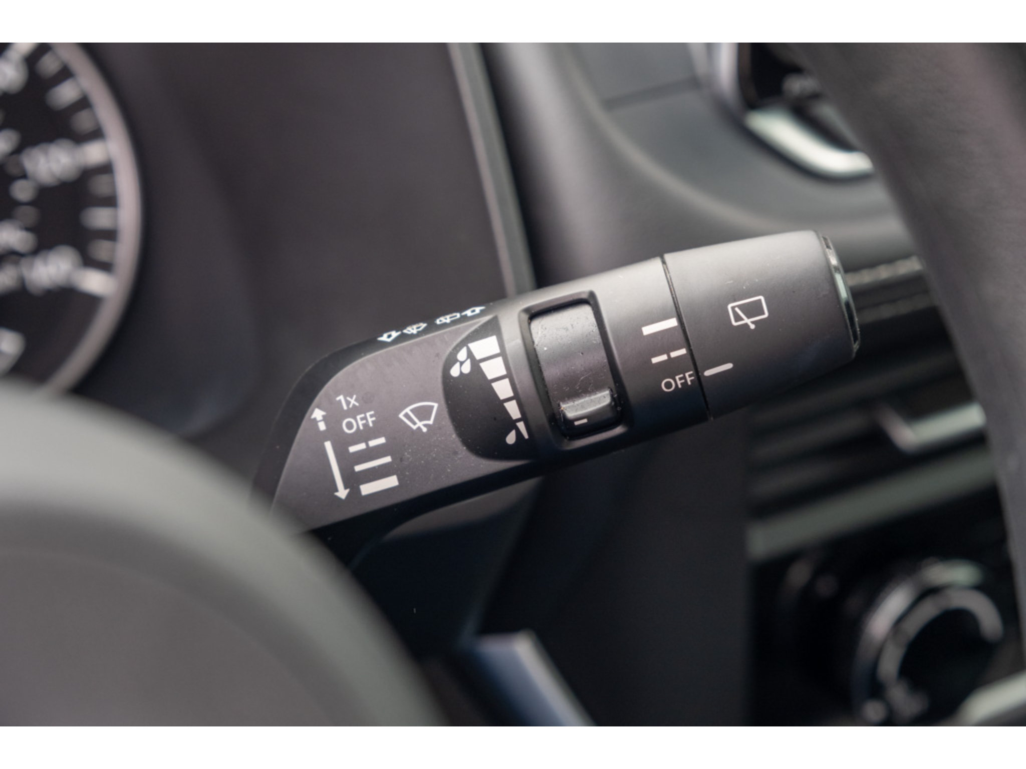 Used 2023 Nissan Rogue S FWD image 20