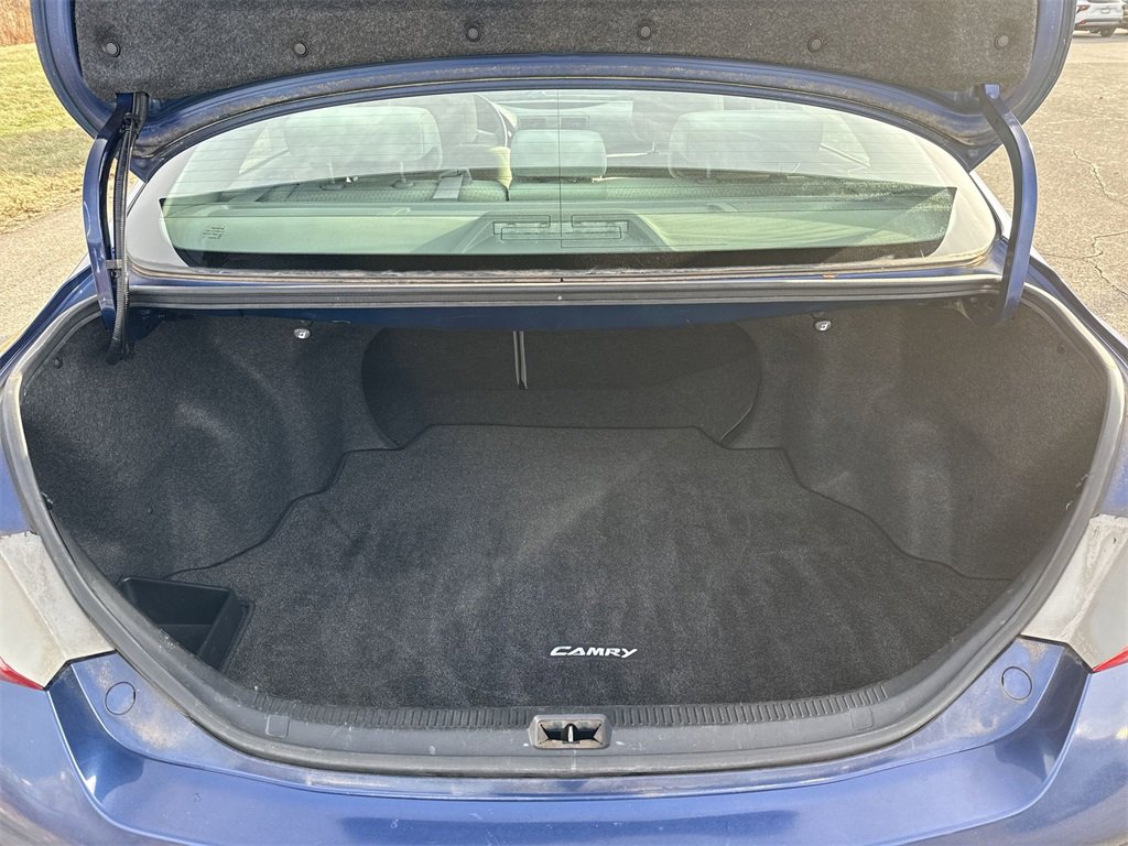 Used 2011 Toyota Camry LE image 20