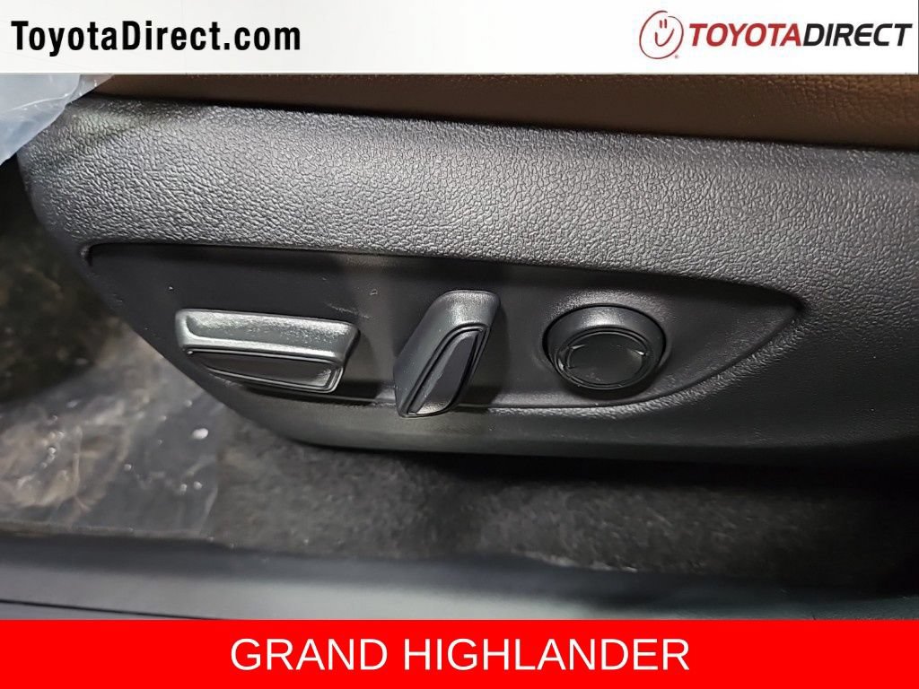 New 2026 Toyota Grand Highlander AWD image 11
