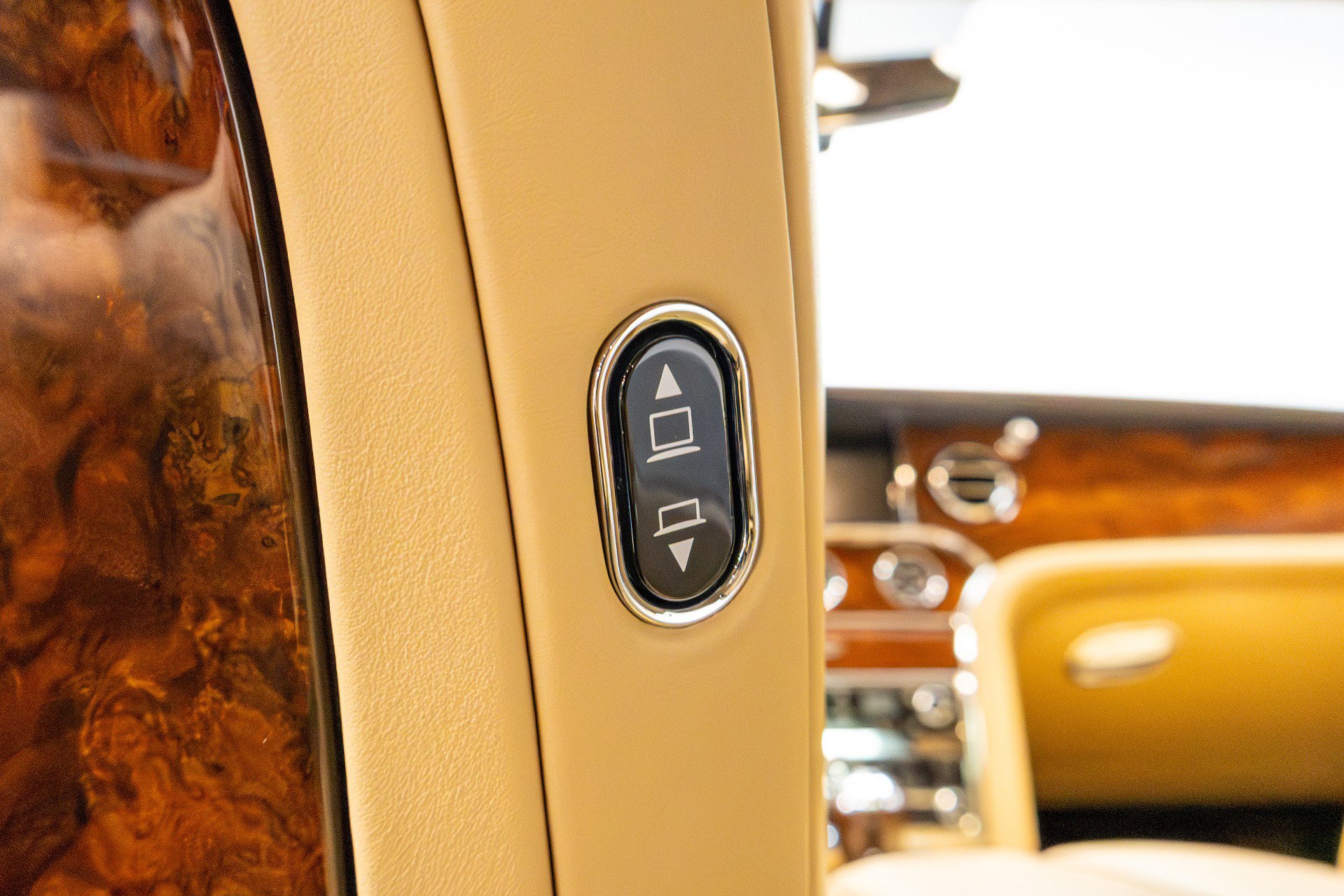 Used 2017 Bentley Mulsanne image 44