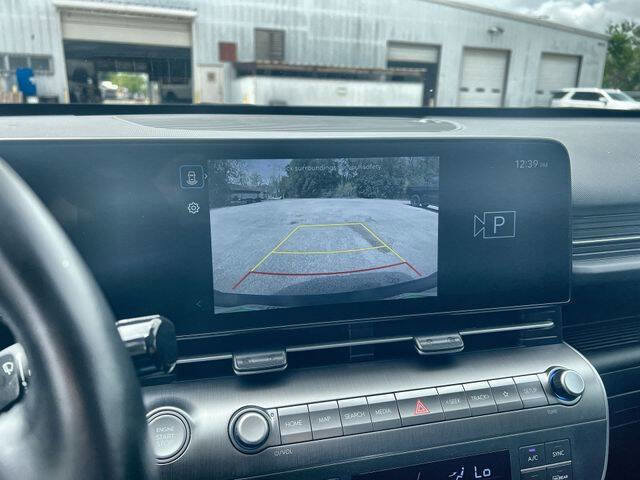 Used 2024 Hyundai Kona SEL FWD image 14