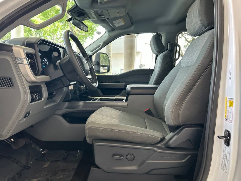 Used 2025 Ford F350 XLT w/ FX4 Off-Road Package AWD/4WD image 5