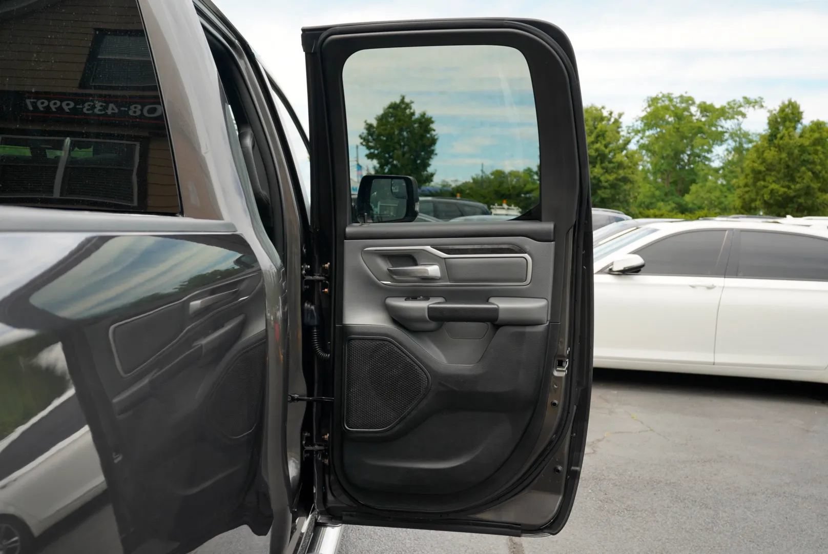 Used 2021 RAM 1500 Big Horn AWD/4WD image 32