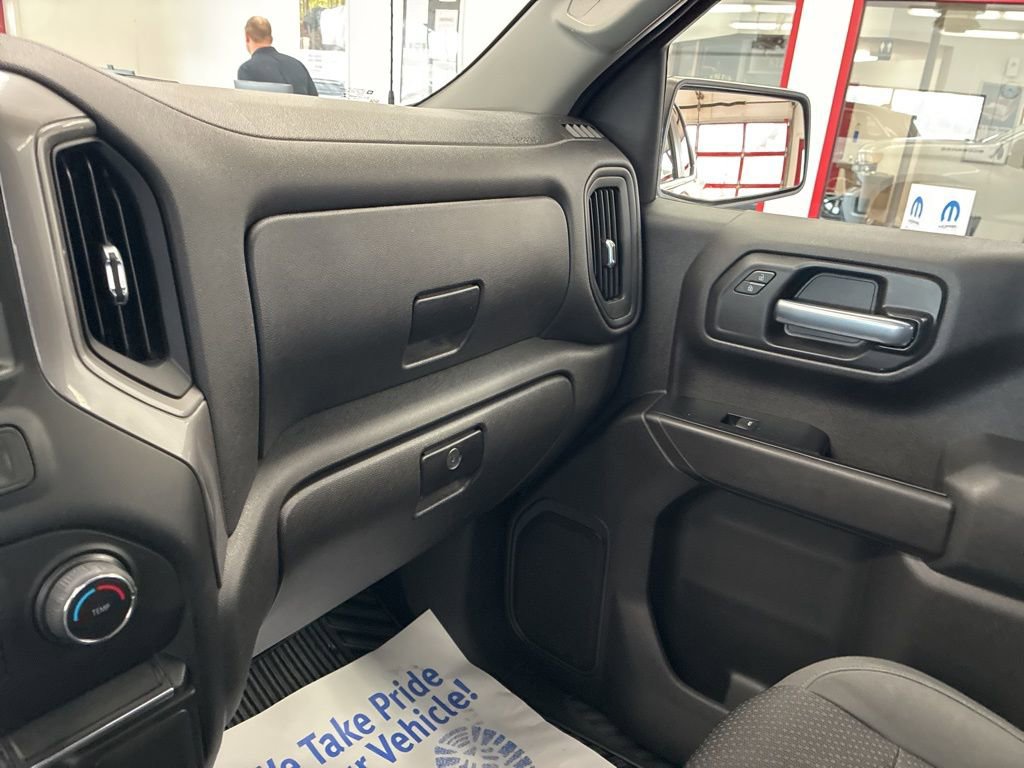 Used 2020 Chevrolet Silverado 1500 Custom w/ Custom Value Package AWD/4WD image 32