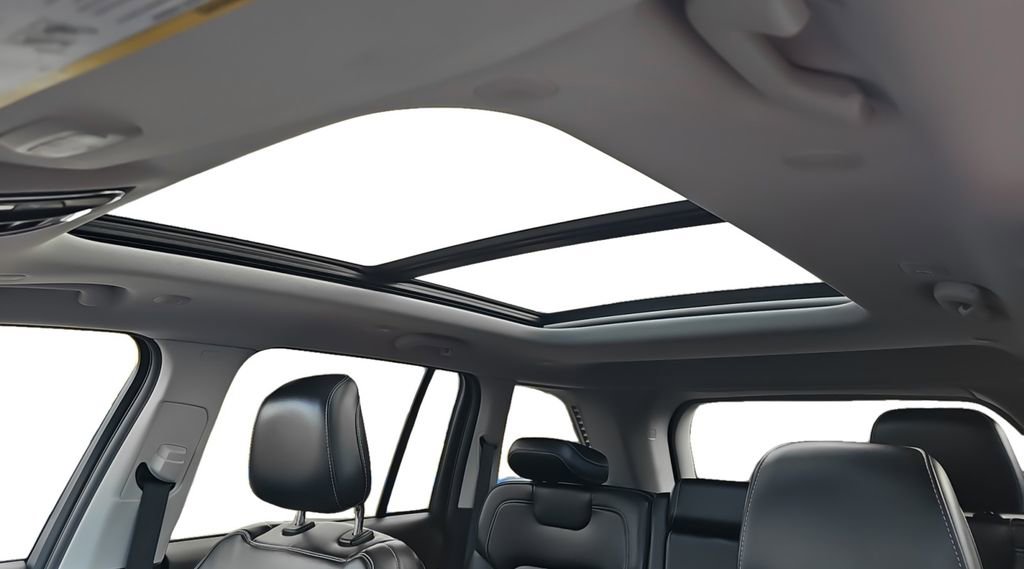 Used 2022 Jeep Grand Cherokee Limited image 19