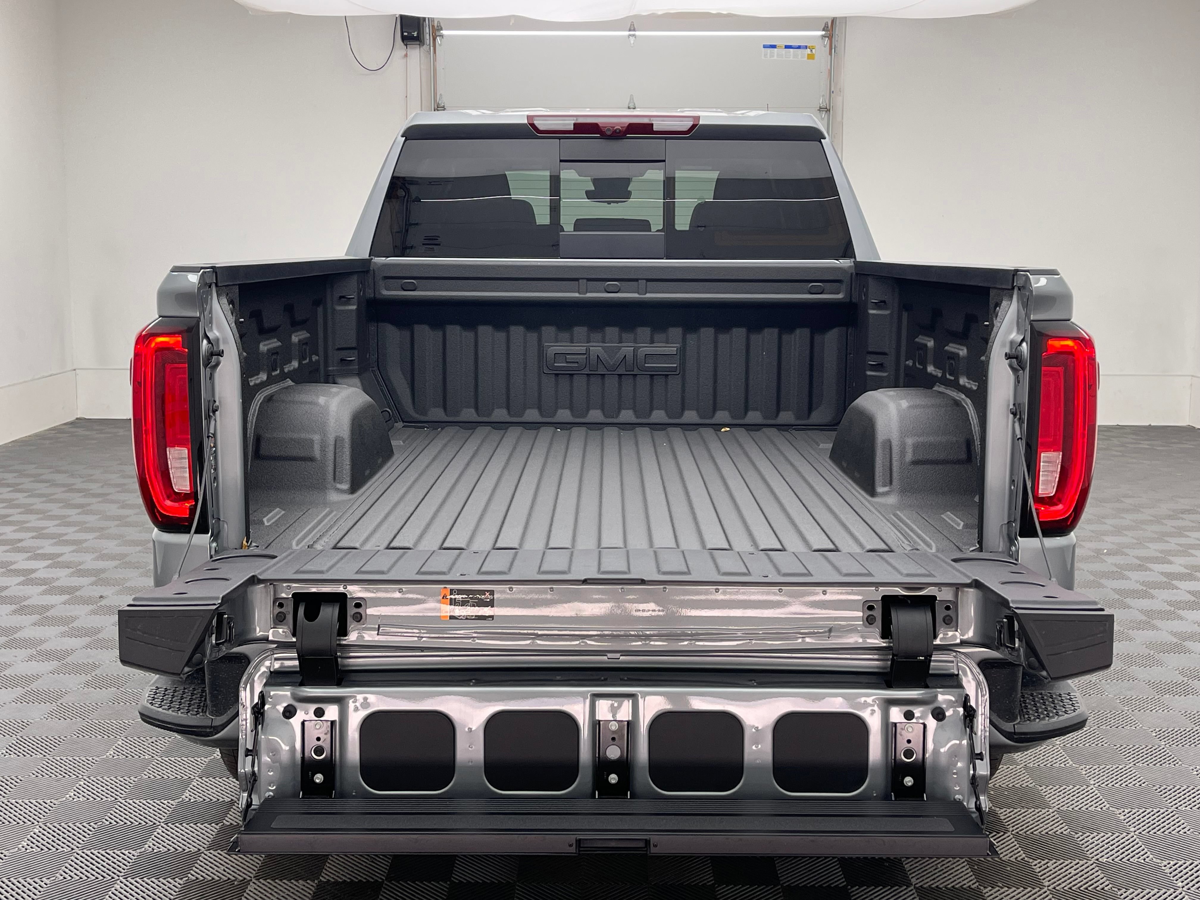 New 2026 GMC Sierra 1500 Denali w/ Denali Reserve Package AWD/4WD image 12
