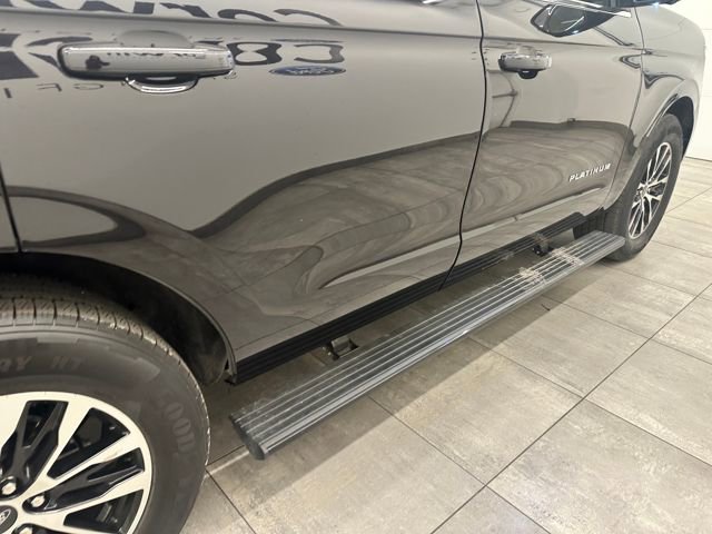 Certified 2025 Ford Expedition Platinum image 17