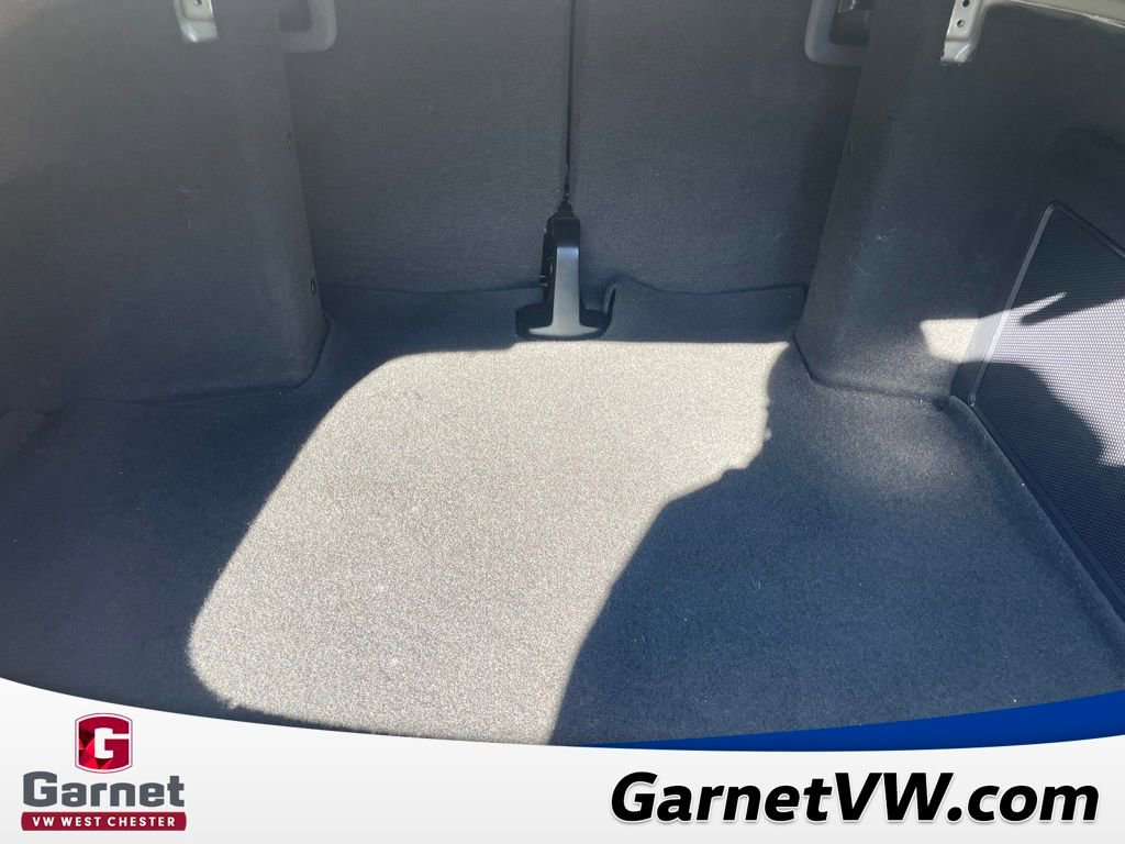 Used 2013 Volkswagen Beetle TDI image 11