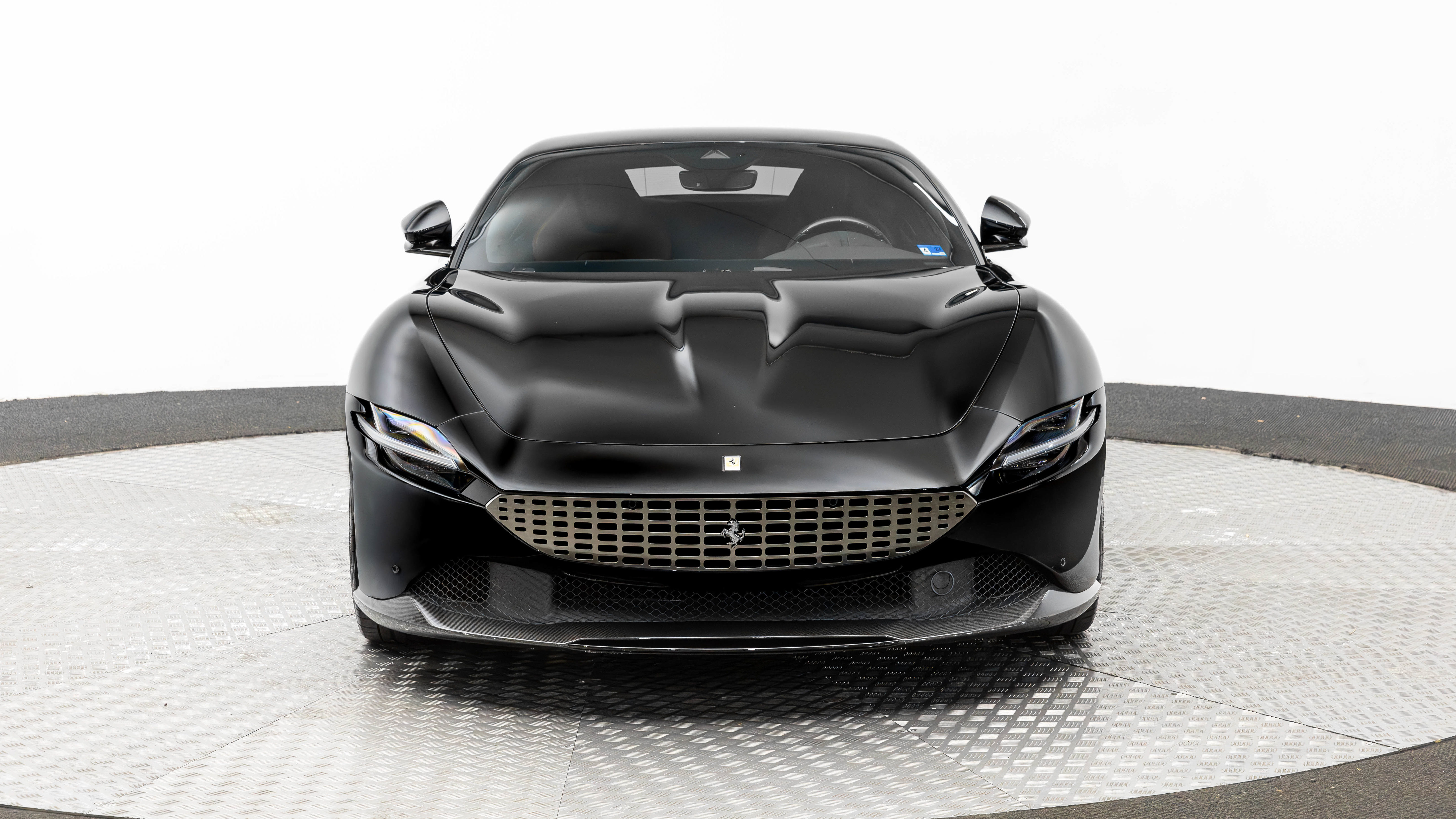 Used 2021 Ferrari Roma RWD image 10