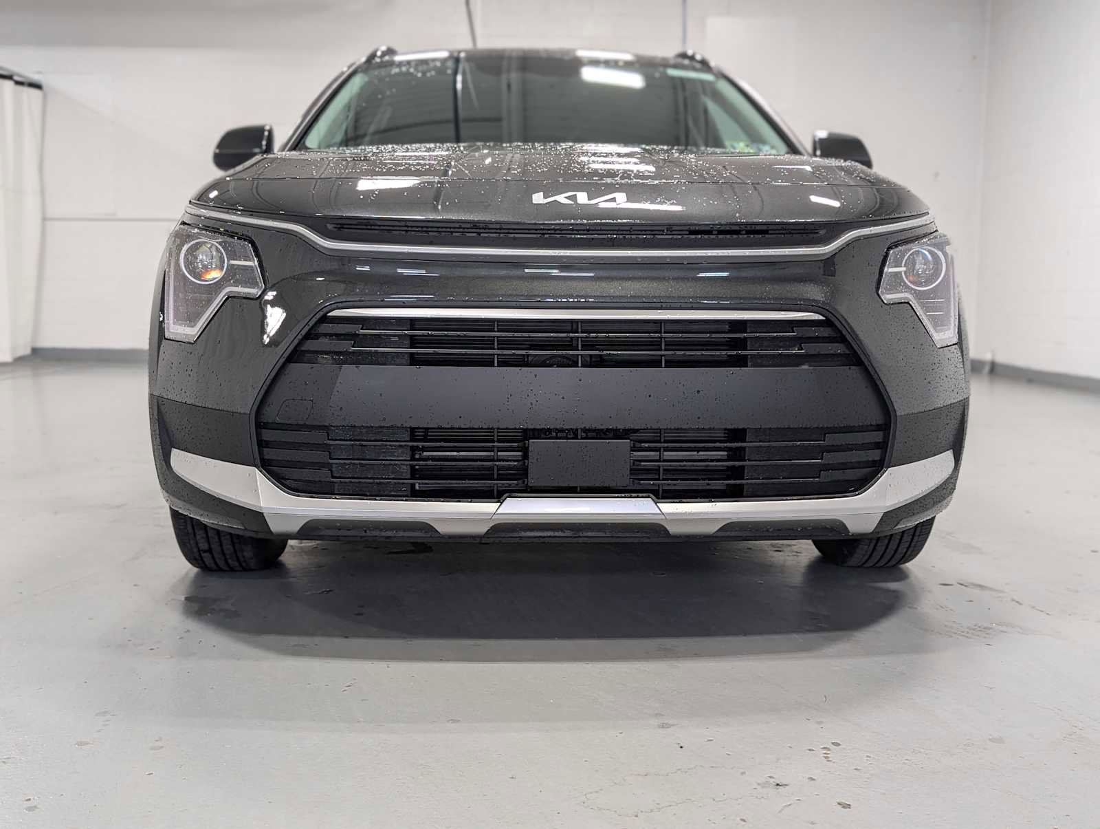 New 2025 Kia Niro EX image 2