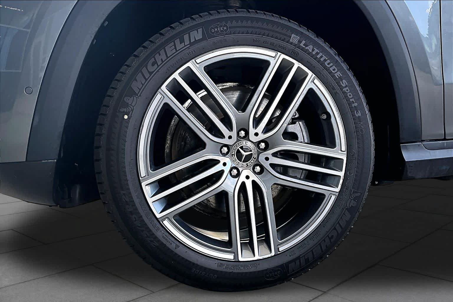 Used 2024 Mercedes-Benz GLS 450 4MATIC image 11