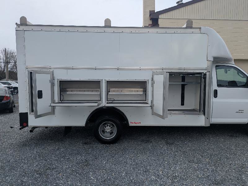 Used 2023 Chevrolet Express 4500 w/ Power Convenience Package RWD image 16