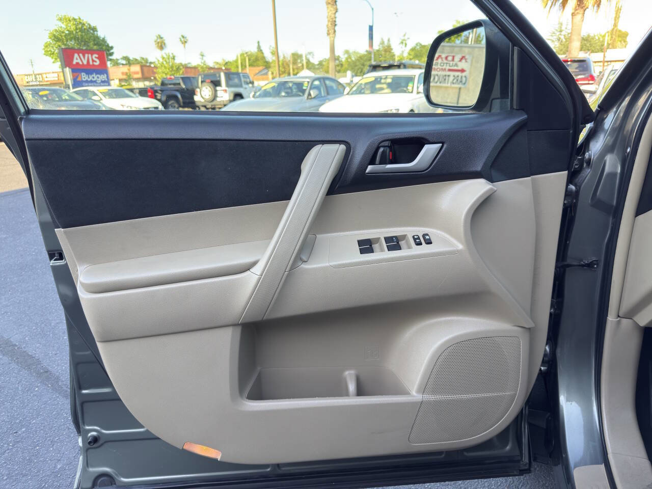 Used 2012 Toyota Highlander 4WD w/ Tech Pkg image 10