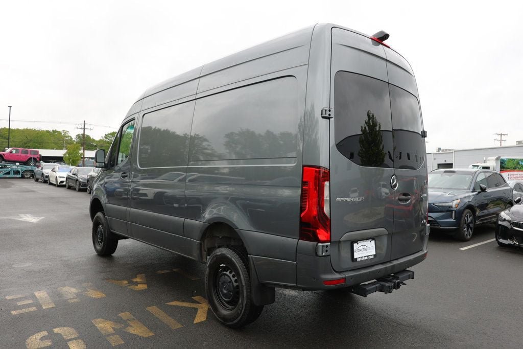 Used 2023 Mercedes-Benz Sprinter 2500 image 3