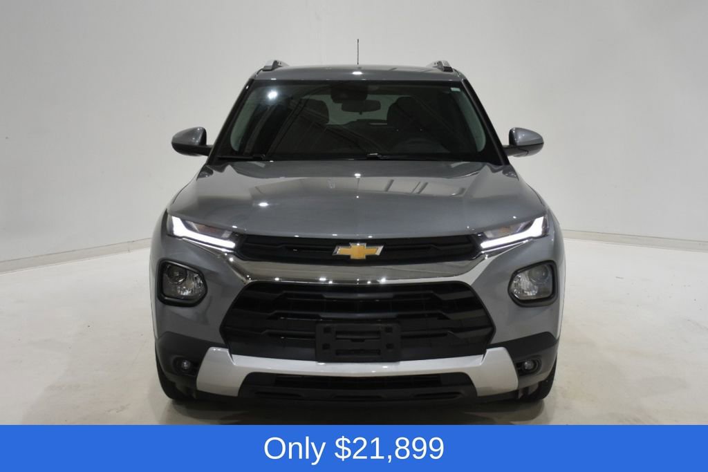 Used 2023 Chevrolet TrailBlazer LT FWD image 2