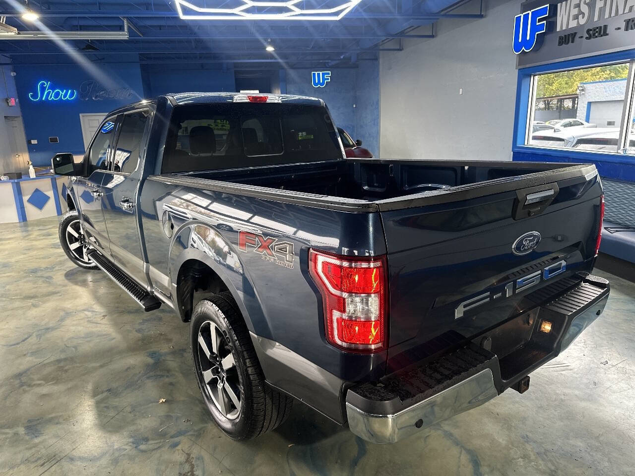 Used 2018 Ford F150 XLT w/ Equipment Group 302A Luxury AWD/4WD image 3