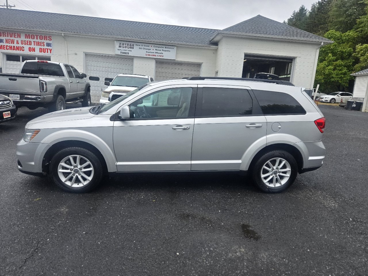 Used 2013 Dodge Journey SXT w/ Flexible Seating Group image 5