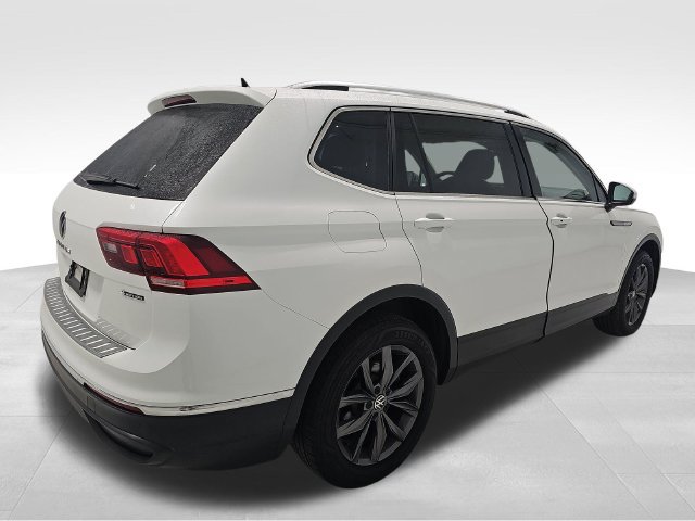 Used 2023 Volkswagen Tiguan SE w/ Panoramic Sunroof Package AWD/4WD image 7