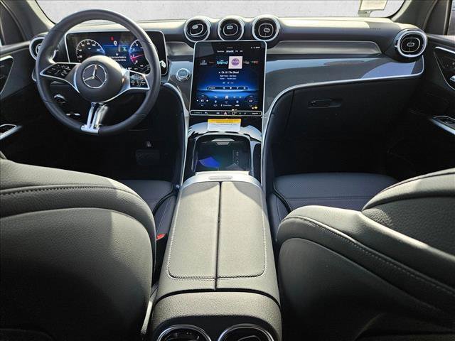Used 2026 Mercedes-Benz GLC 300 image 16