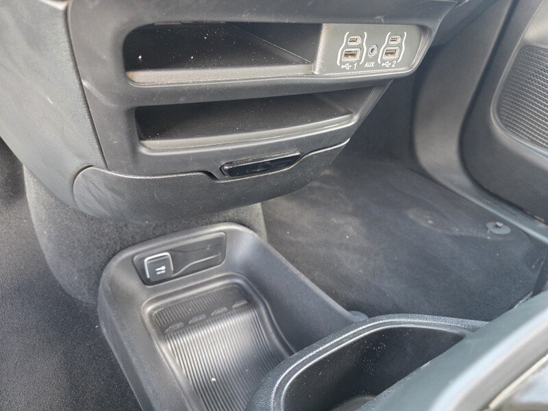 Used 2024 Chrysler Pacifica Touring-L w/ S Appearance Package AWD/4WD image 24