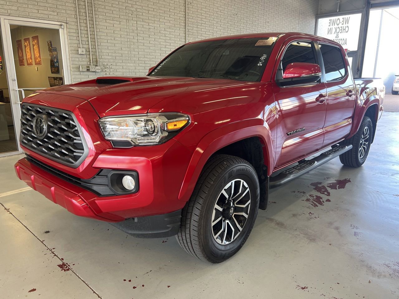 Used 2022 Toyota Tacoma TRD Sport AWD/4WD image 1