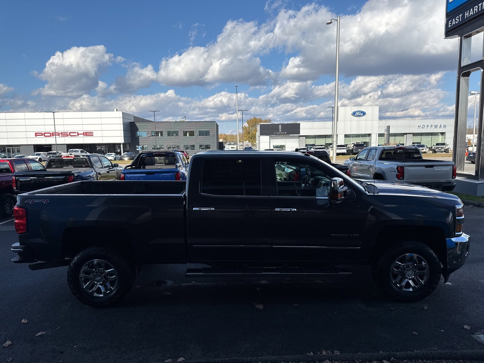 Used 2016 Chevrolet Silverado 2500 LTZ w/ LTZ Plus Package image 5