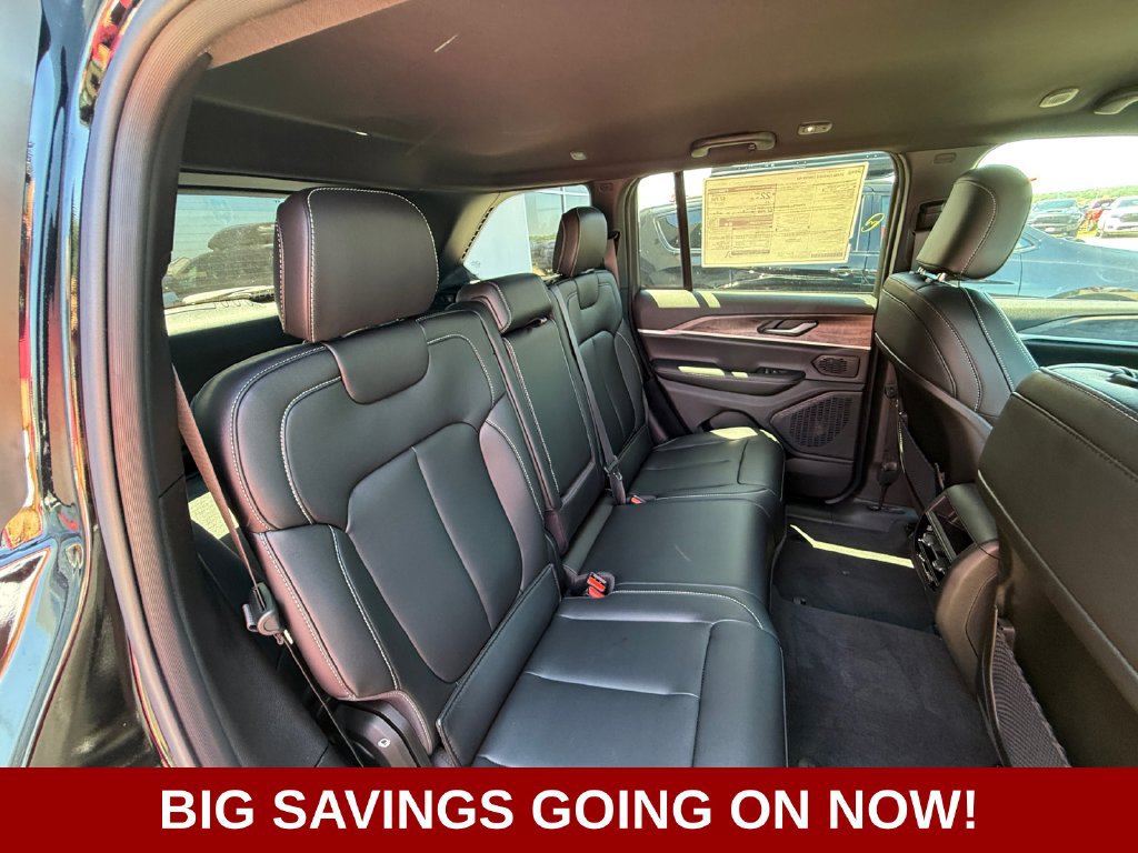 New 2026 Jeep Grand Cherokee Limited AWD/4WD image 40