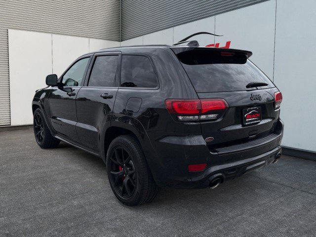 Used 2016 Jeep Grand Cherokee SRT image 11