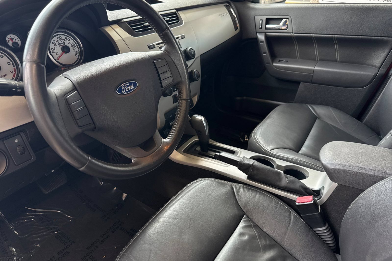 Used 2010 Ford Focus SEL FWD image 10