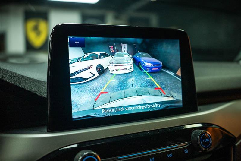 Used 2022 Ford Escape SE w/ Cold Weather Package image 18