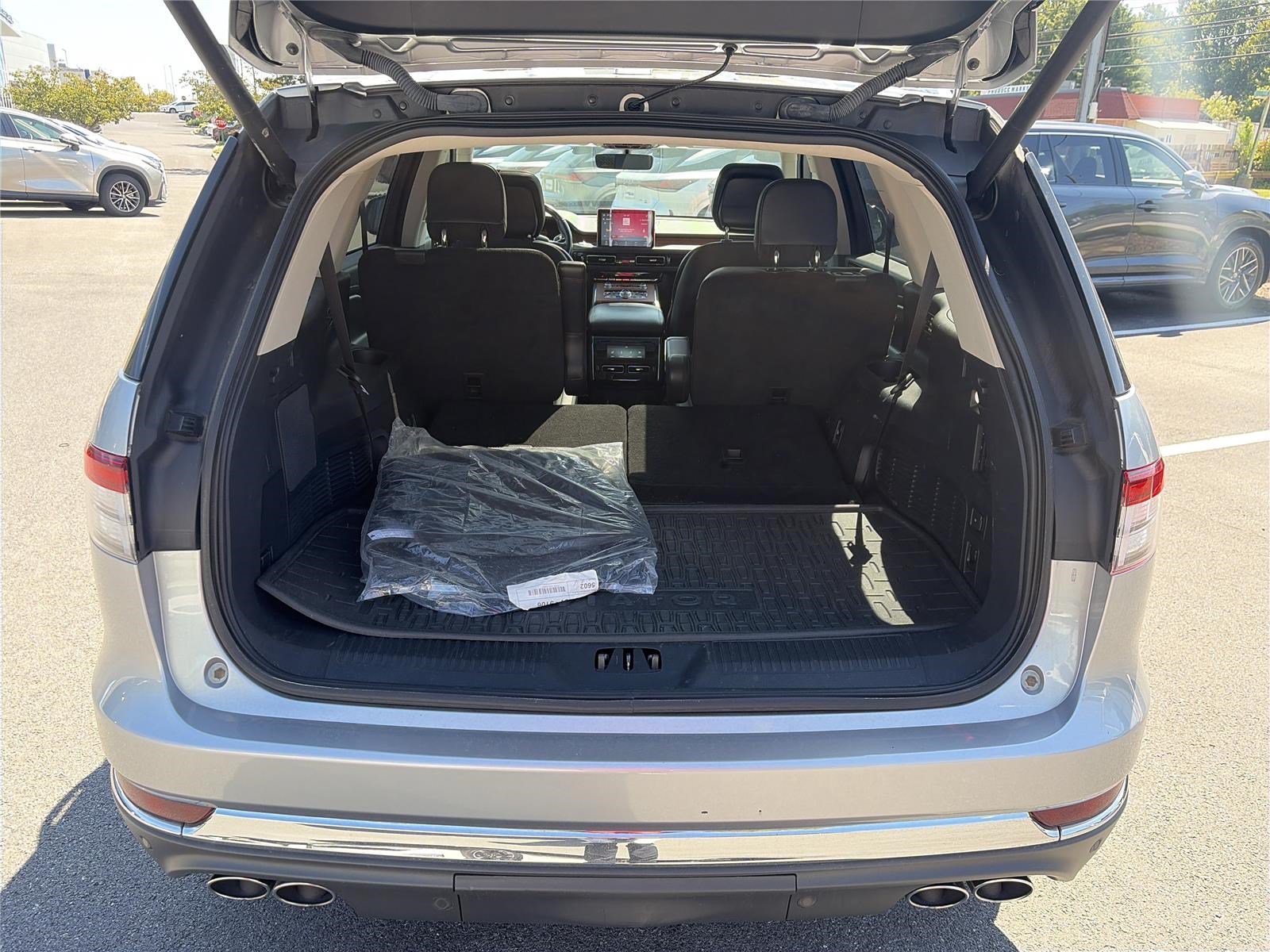 Used 2020 Lincoln Aviator Reserve w/ Equipment Group 201A AWD/4WD image 13