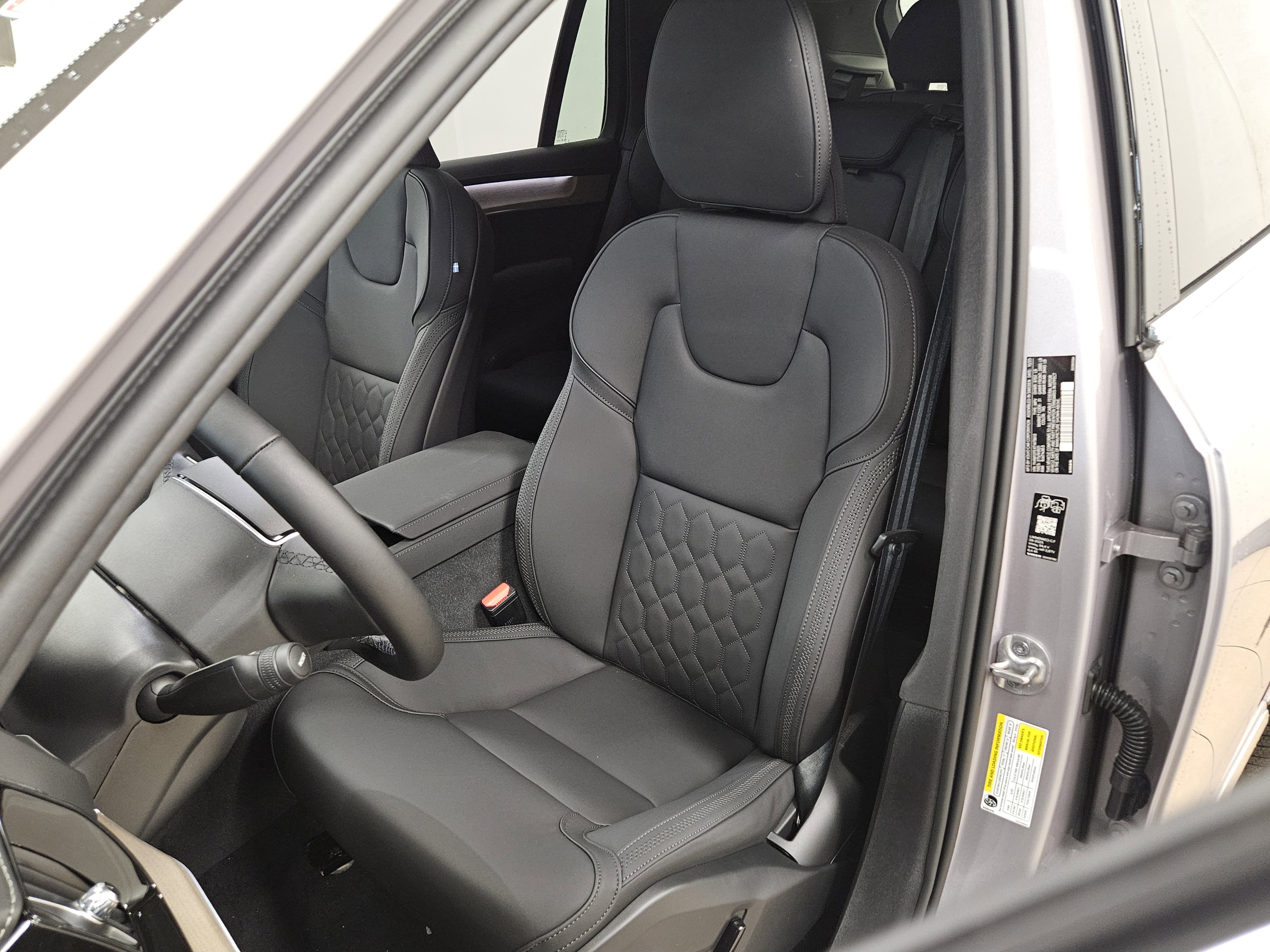 New 2026 Volvo XC90 B5 Plus w/ Protection Package image 41