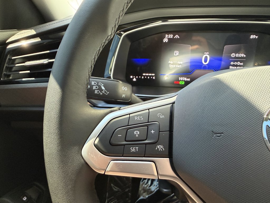 Used 2024 Volkswagen Jetta SE w/ Panoramic Sunroof Package image 28