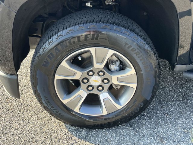 Used 2019 Chevrolet Colorado Z71 AWD/4WD image 11