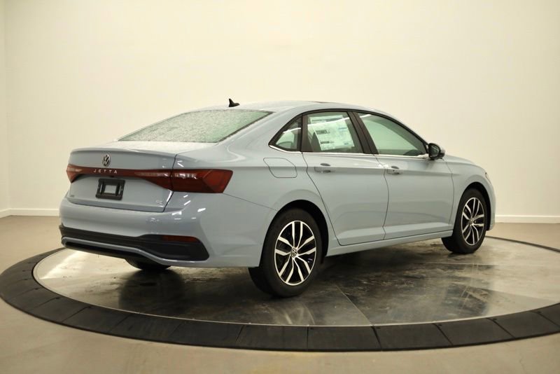 New 2026 Volkswagen Jetta SE image 3