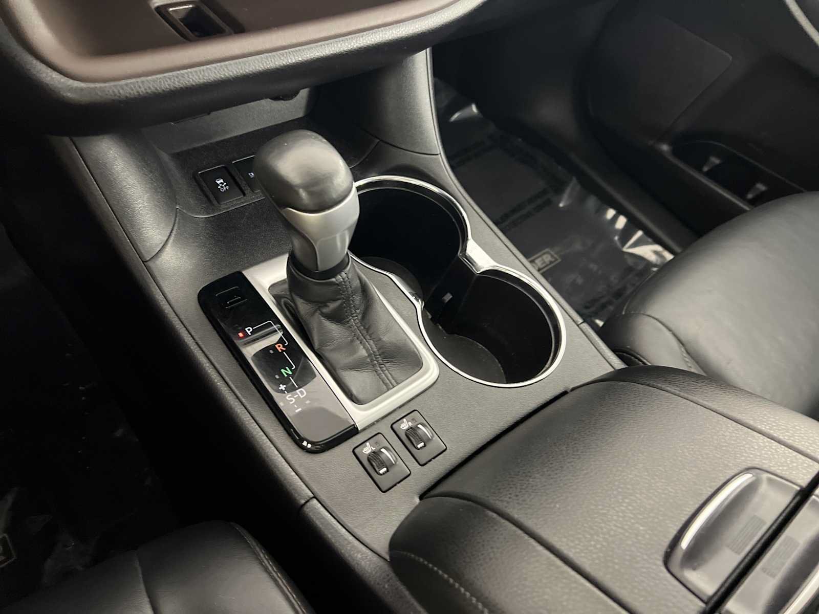 Used 2015 Toyota Highlander XLE FWD image 31