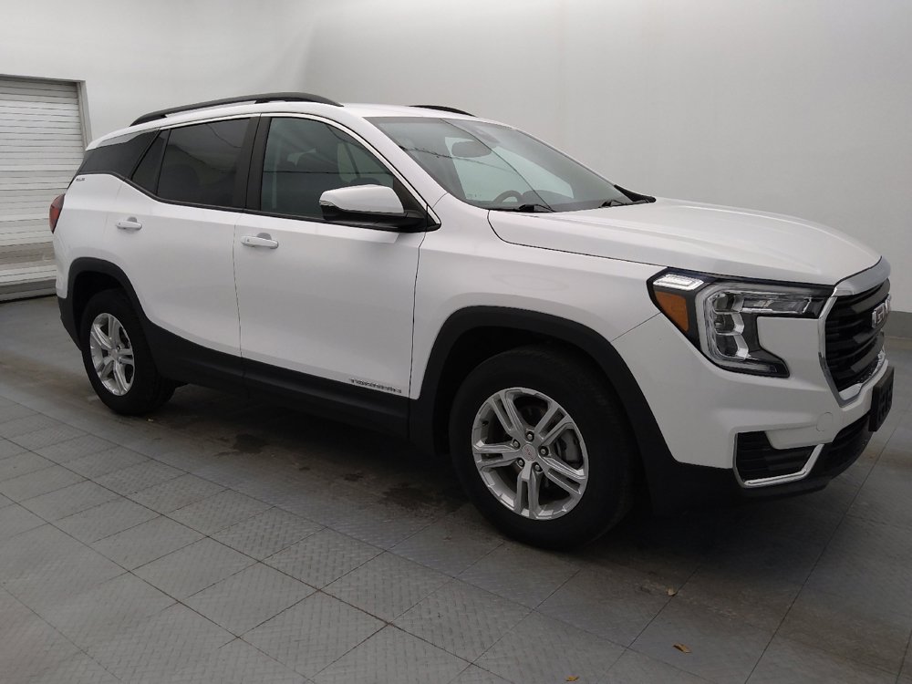 Used 2024 GMC Terrain SLE w/ Driver Convenience Package image 10