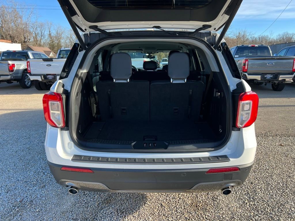 Used 2021 Ford Explorer XLT w/ Equipment Group 202A image 17